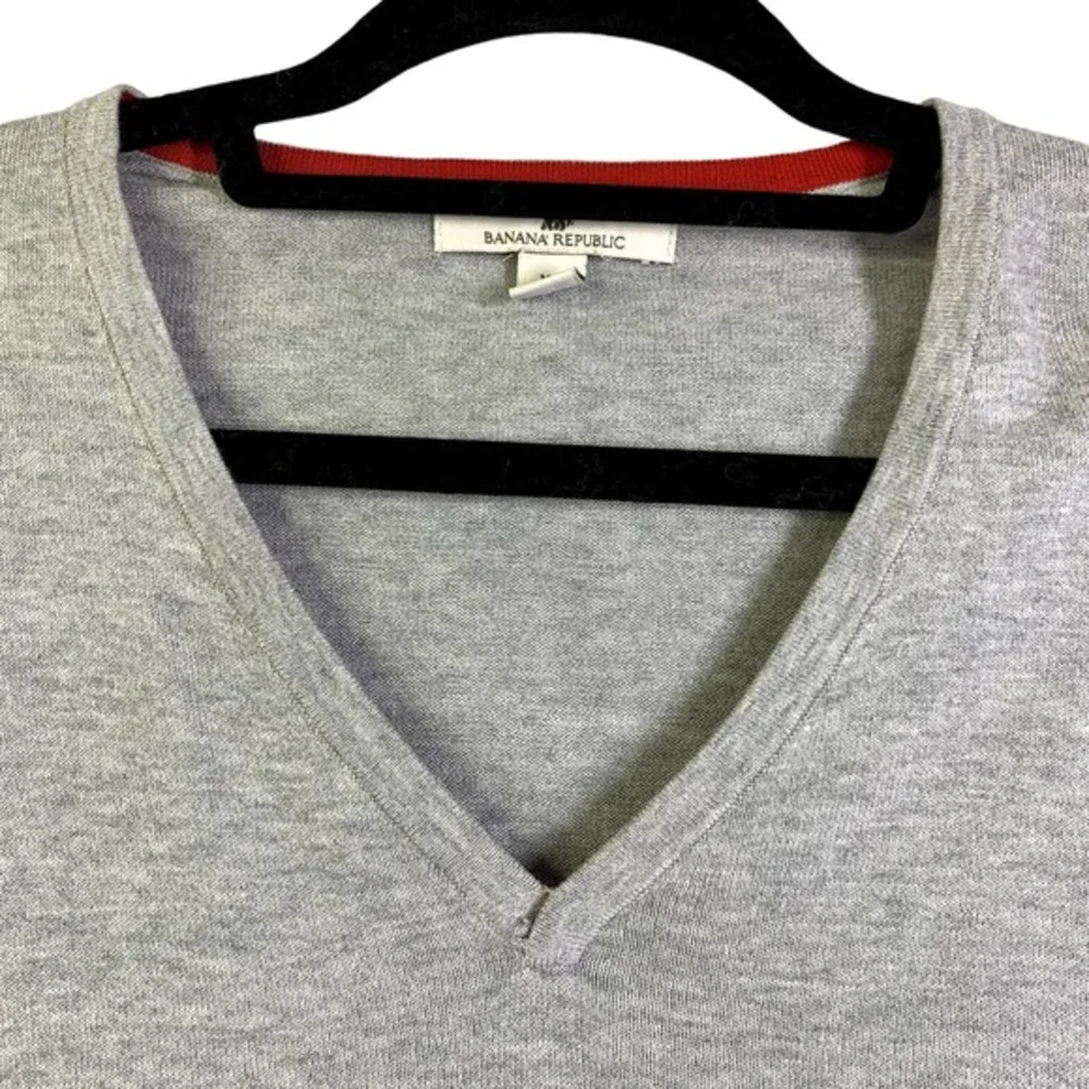 BANANA REPUBLIC Gray‎ V-Neck Pullover Sweater